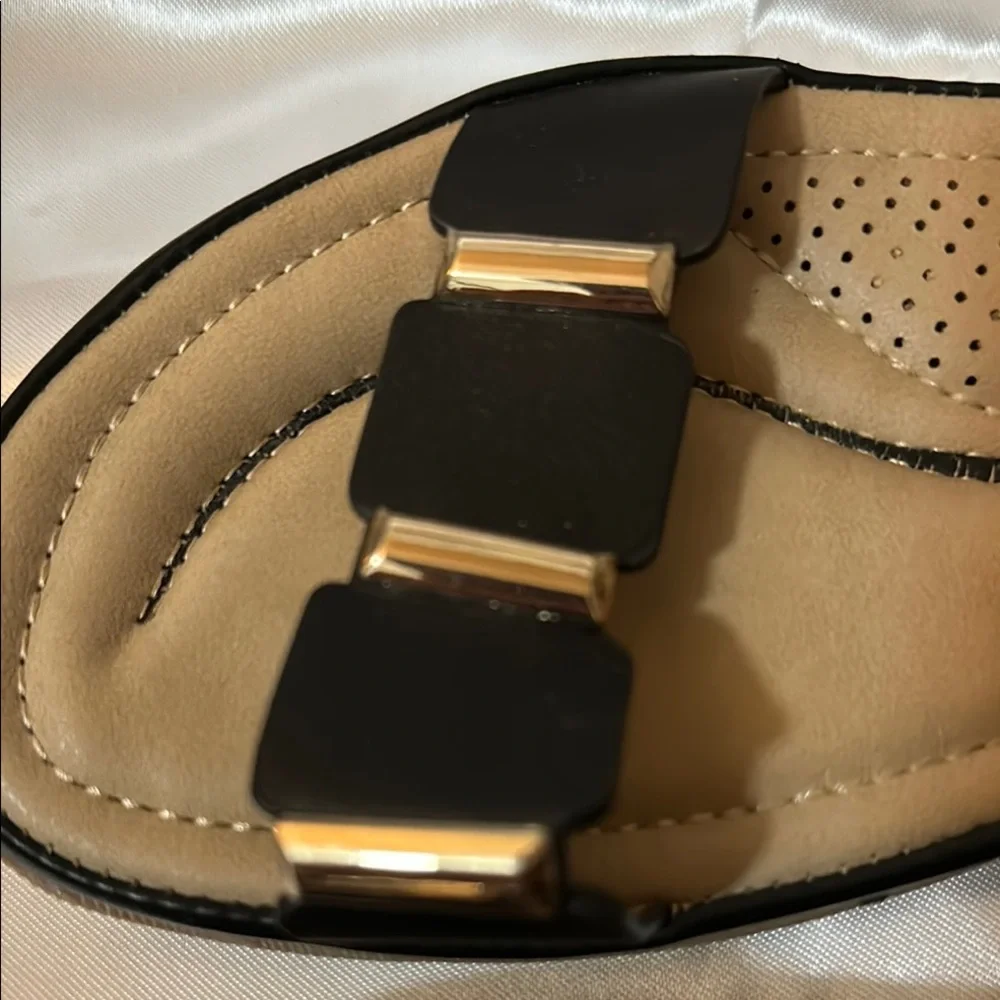 BLACK SLIDES WITH GOLD ACCENT - Picture 7 of 10